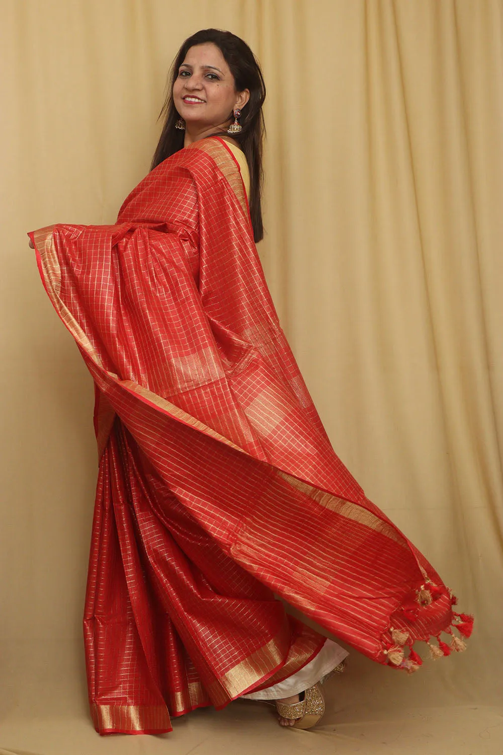 Soft and Elegant Red Bhagalpur Linen Cotton Checks Design Saree