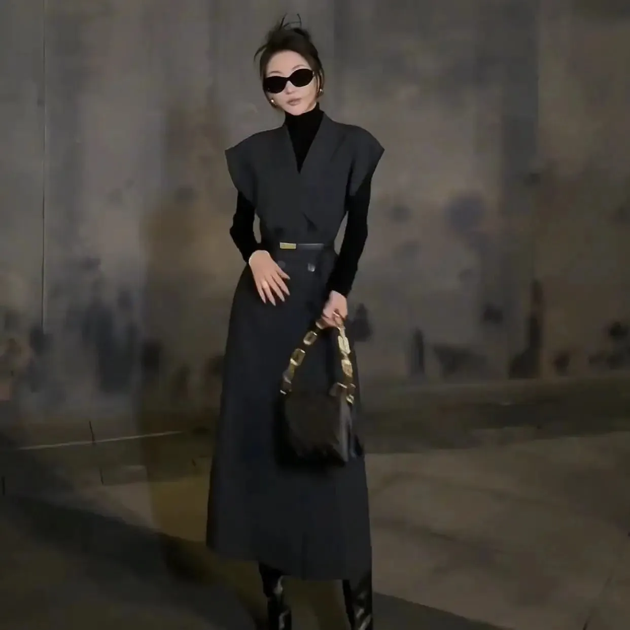 Trend4us Women's Chic Sleeveless Belted Trench Dress